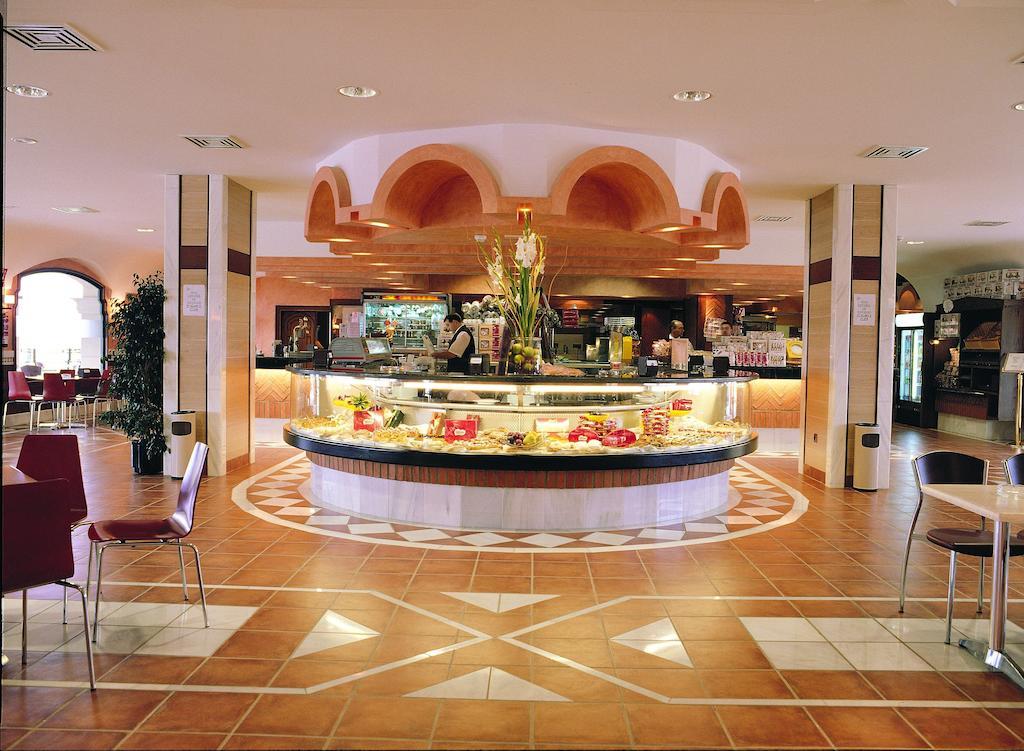 Hotel Abades グアディクス エクステリア 写真